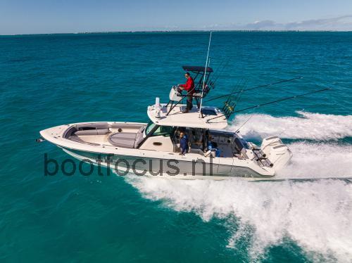 Boston Whaler Outrage beoordelingen en specificaties